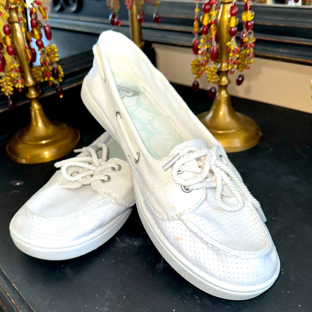 White Roxy top siders size 8